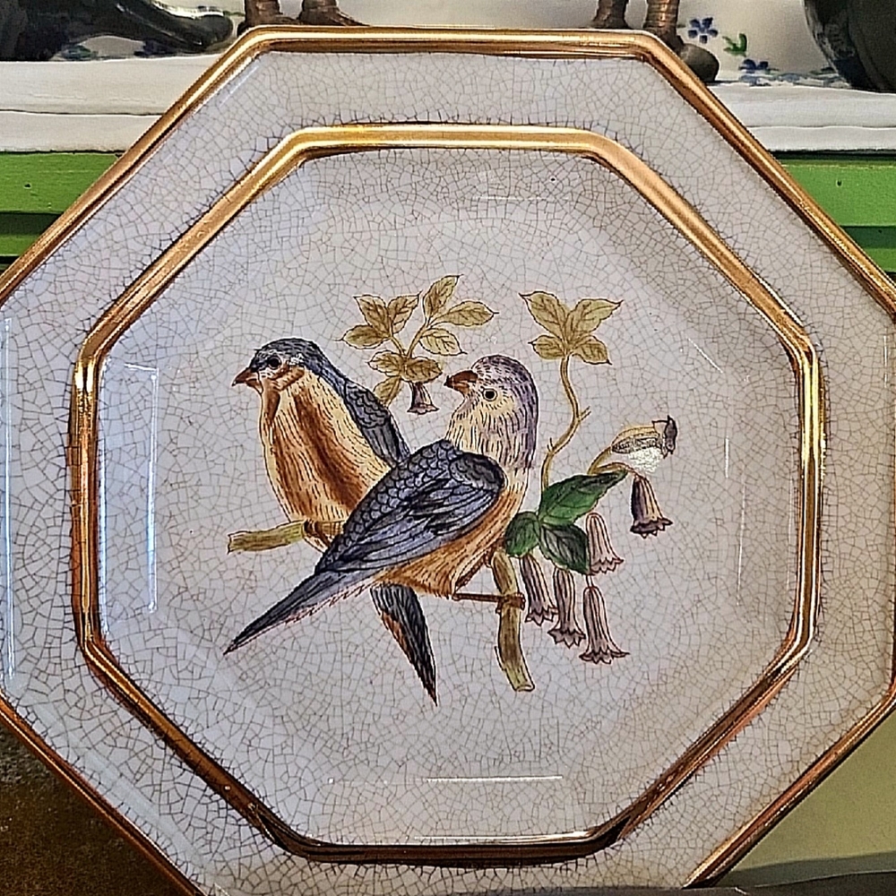 Decorative Octagonal Bird Wall Plate in White and Gold